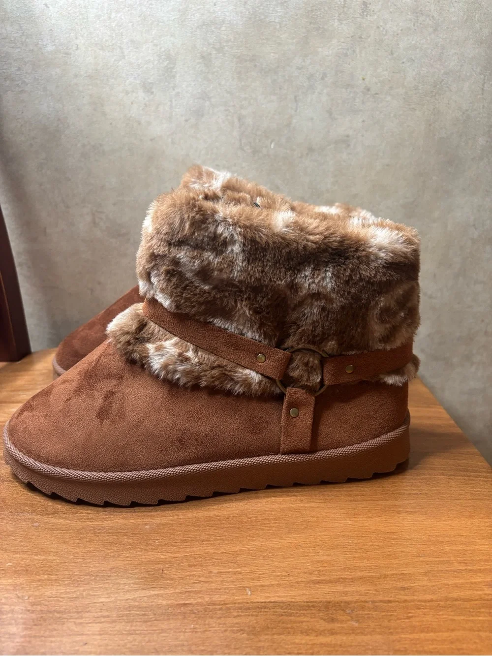 Women's Faux Suede Faux Fur Winter Ankle Boots - Brown